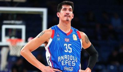 Anadolu Efes’te bir ayrılık daha: Derek Willis