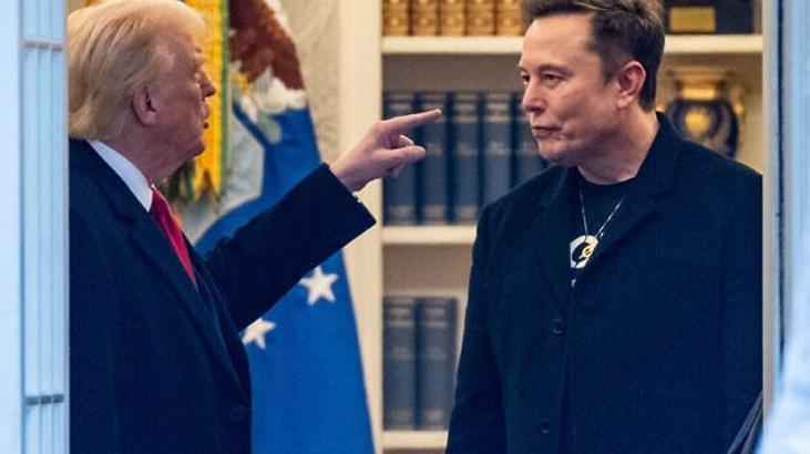TRUMP’TAN MUSK’A SERT ÇIKIŞ ‘RAYDAN ÇIKTI, TAM BİR TREN KAZASI’